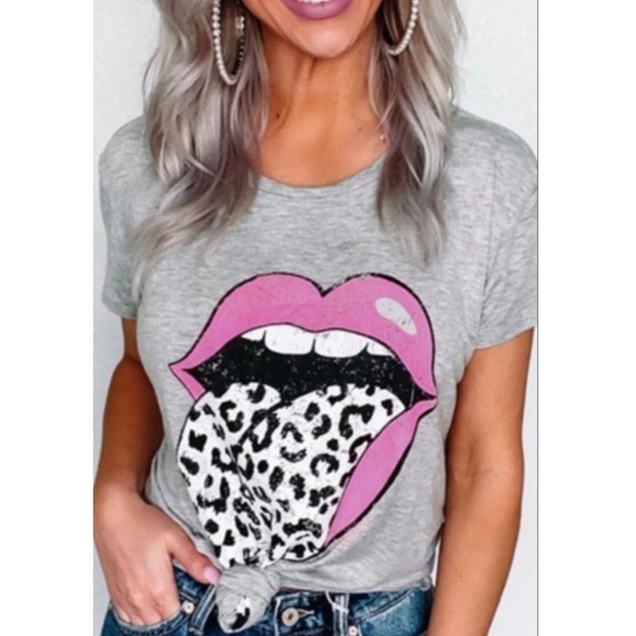 Soft Grey Cheetah Tongue Lips Graphic Tee XXL Casual Grunge Lounge - Picture 1 of 7